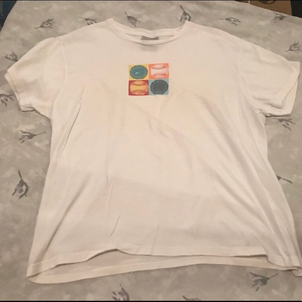Nike women’s short-sleeved T-shirt, size M